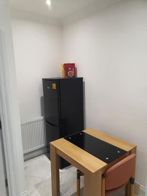 Beautiful Room In Lovely Flat London Luaran gambar